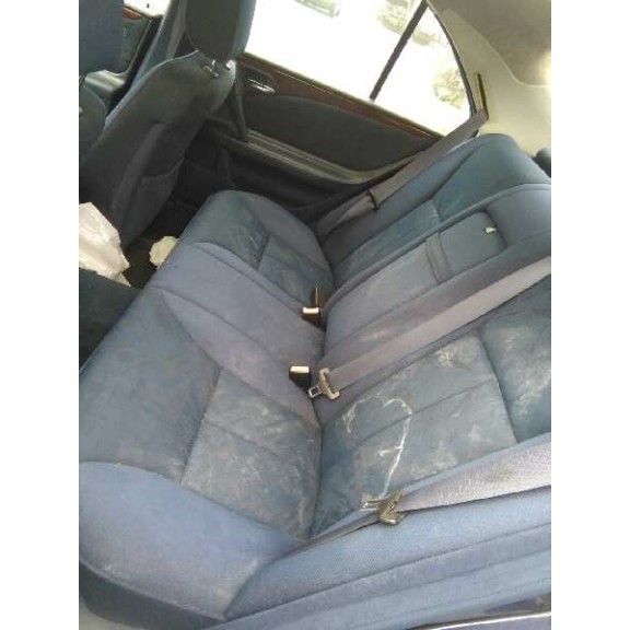 mercedes-benz clase e (w210) berlina del año 1999