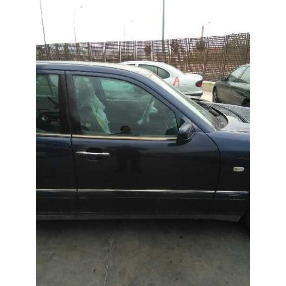 mercedes-benz clase e (w210) berlina del año 1999