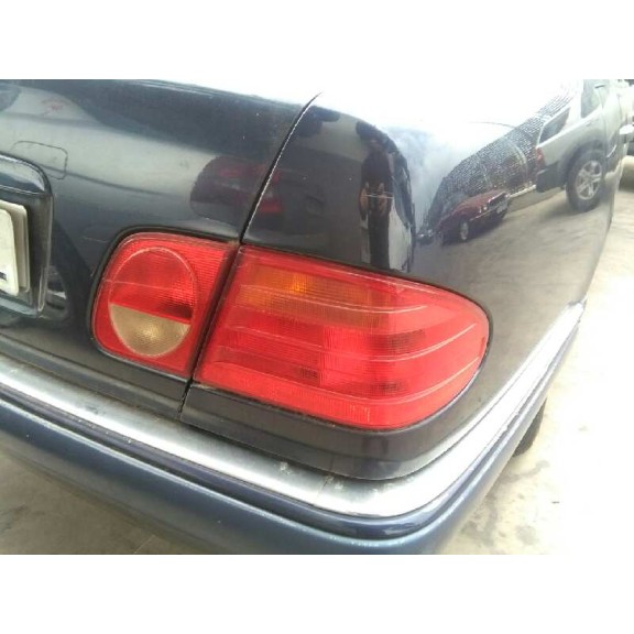 mercedes-benz clase e (w210) berlina del año 1999