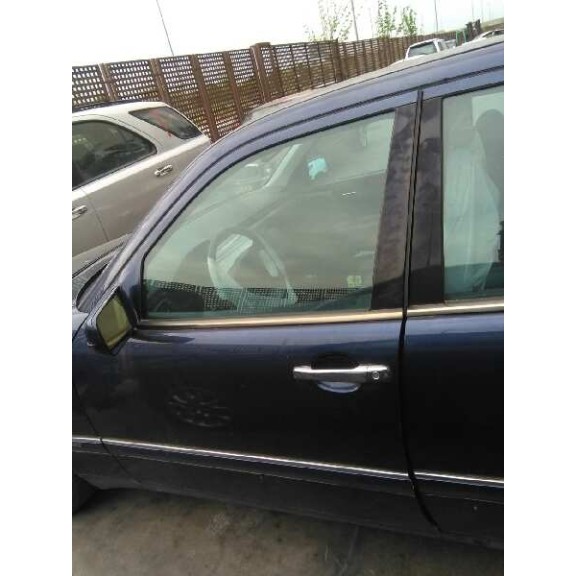 mercedes-benz clase e (w210) berlina del año 1999