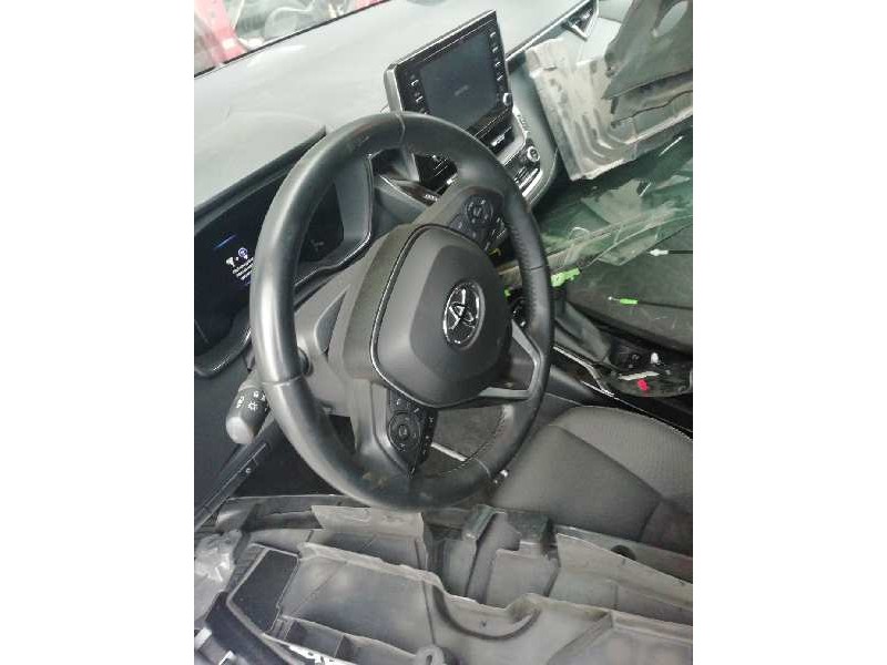 Recambio de volante para toyota corolla (e21) hybrid active referencia OEM IAM   