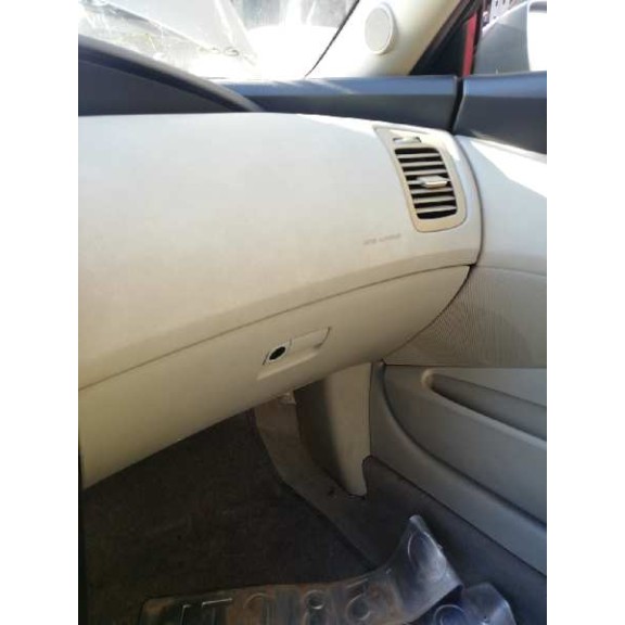 nissan primera berlina (p12) del año 2004