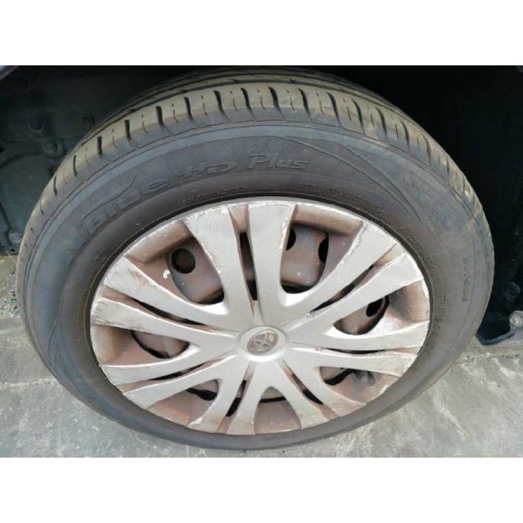 toyota auris del año 2008