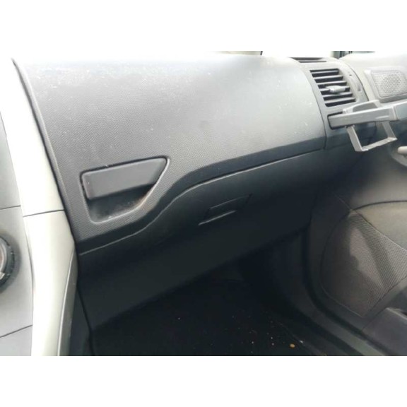 toyota auris del año 2008