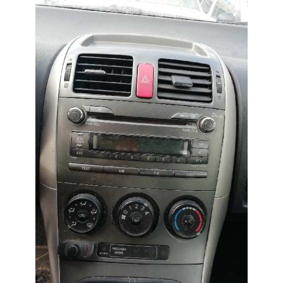 toyota auris del año 2008