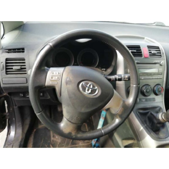 toyota auris del año 2008