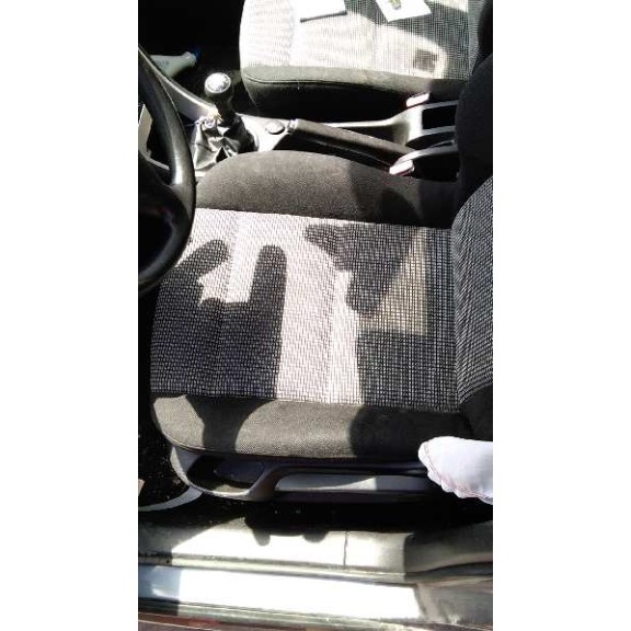 peugeot 307 berlina (s2) del año 2005