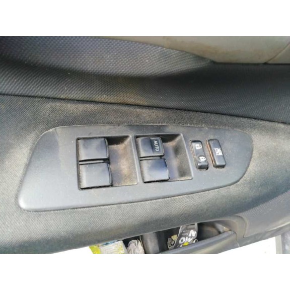 toyota auris del año 2008