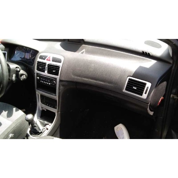 peugeot 307 berlina (s2) del año 2005