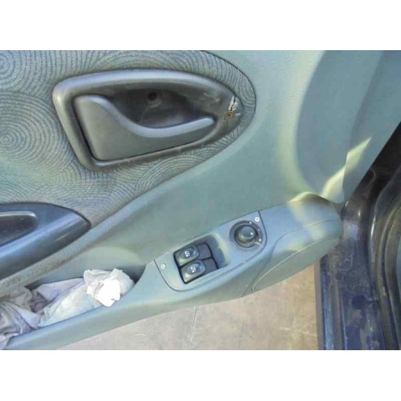 renault megane i berlina hatchback (ba0) del año 1997