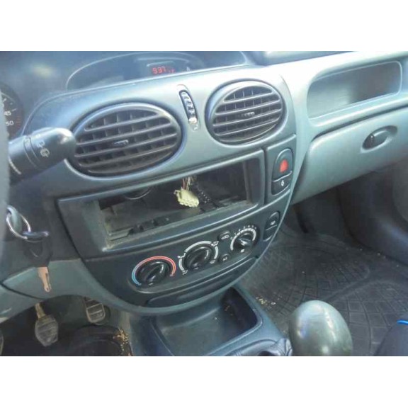 renault megane i berlina hatchback (ba0) del año 1997