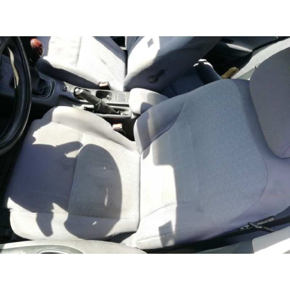 nissan primera berlina (p12) del año 2003