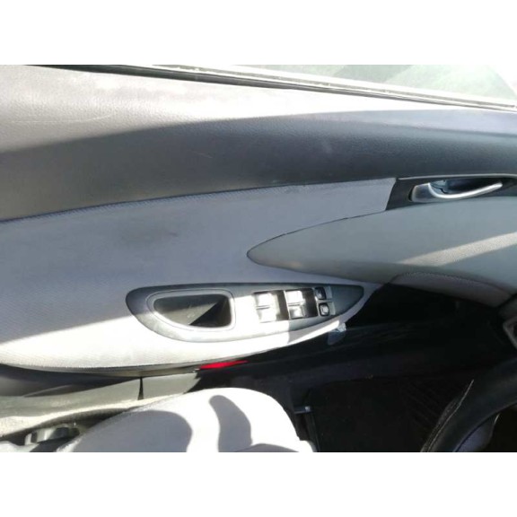 nissan primera berlina (p12) del año 2003