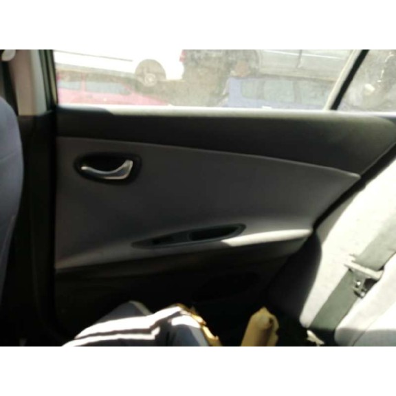 nissan primera berlina (p12) del año 2003