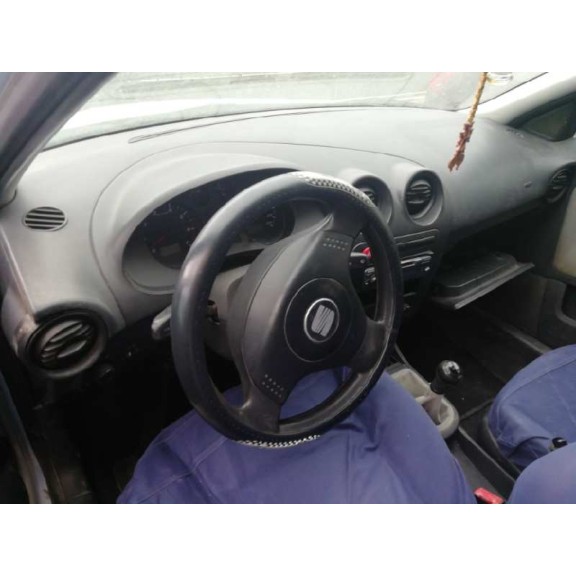 seat ibiza (6l1) del año 2002