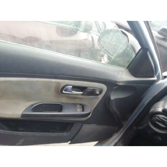 seat ibiza (6l1) del año 2002