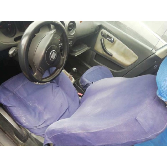 seat ibiza (6l1) del año 2002