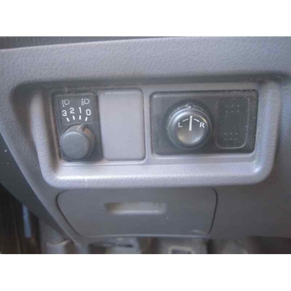 nissan primera berlina (p12) del año 2002