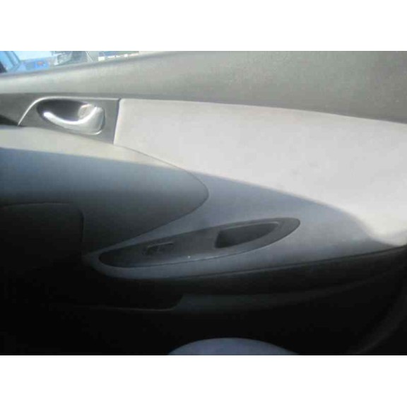 nissan primera berlina (p12) del año 2002