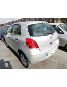 toyota yaris del año 2010