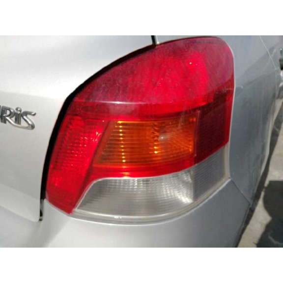 toyota yaris del año 2010