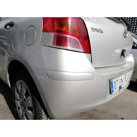 toyota yaris del año 2010