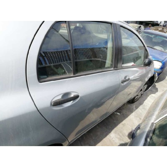 toyota yaris del año 2010