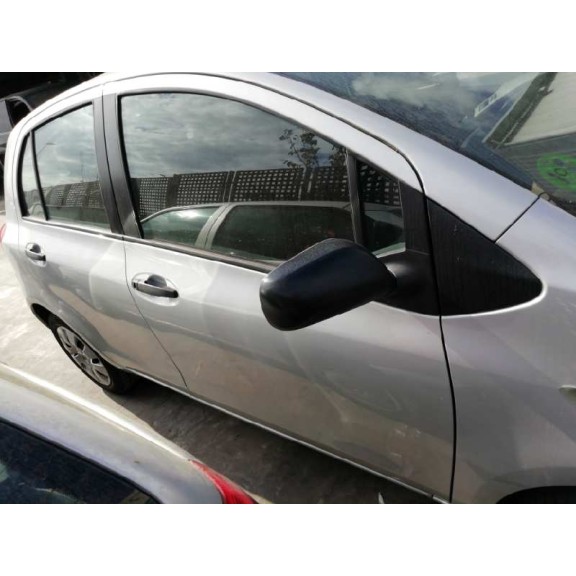 toyota yaris del año 2010