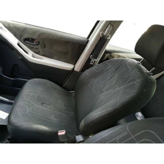 toyota yaris del año 2010