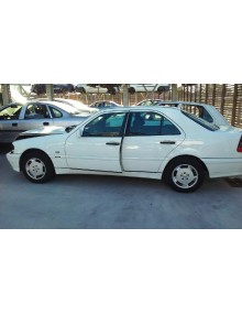 mercedes-benz clase c (w202) berlina del año 2002