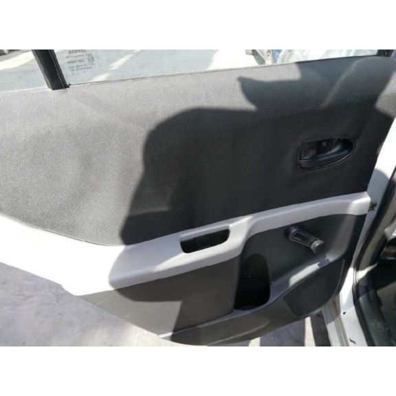 toyota yaris del año 2010