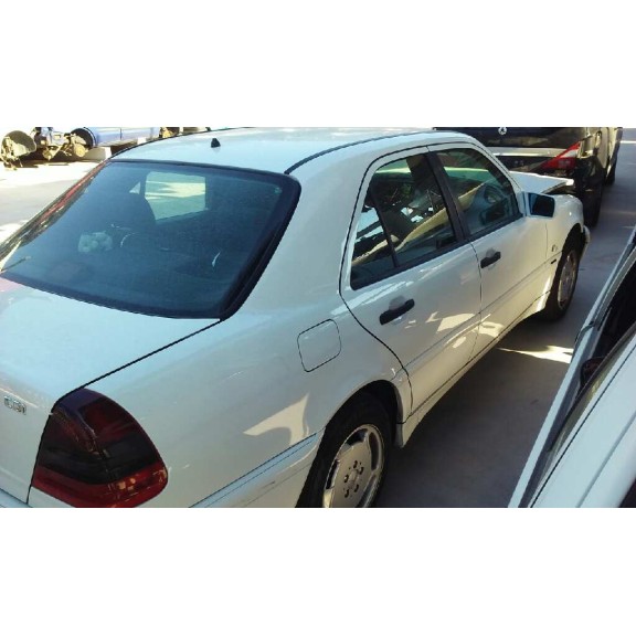 mercedes-benz clase c (w202) berlina del año 2002
