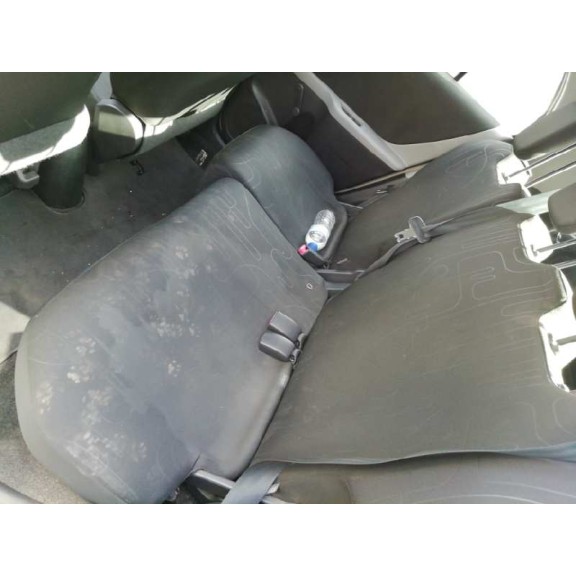 toyota yaris del año 2010