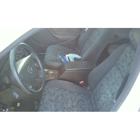 mercedes-benz clase c (w202) berlina del año 2002