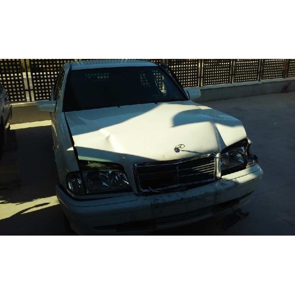 mercedes-benz clase c (w202) berlina del año 2002