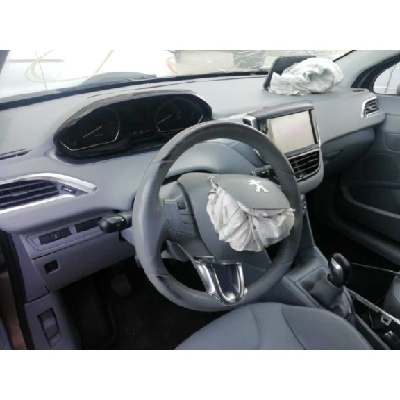 peugeot 208 del año 2012