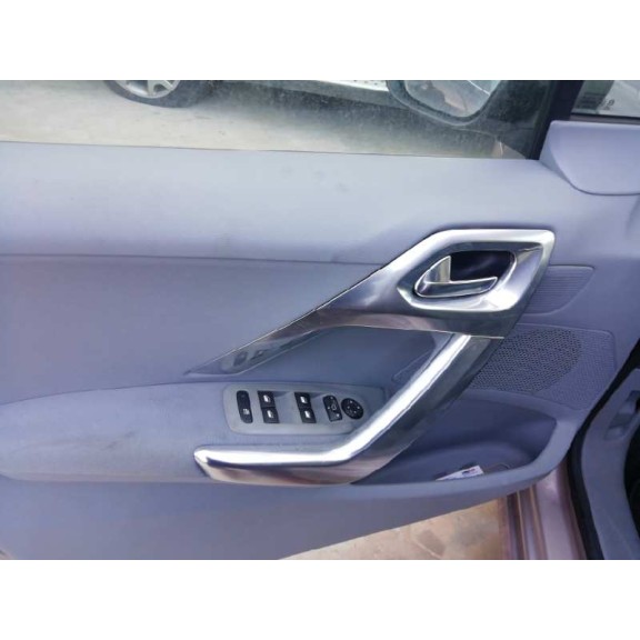 peugeot 208 del año 2012