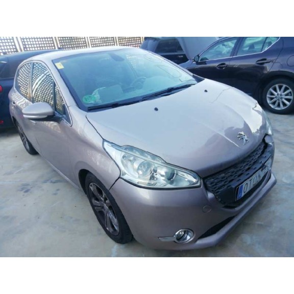 peugeot 208 del año 2012