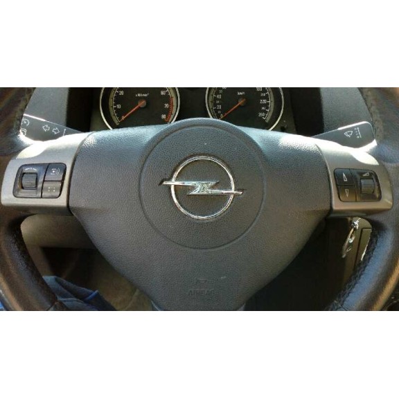 opel astra h berlina del año 2006