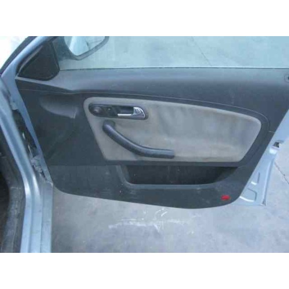 seat ibiza (6l1) del año 2003