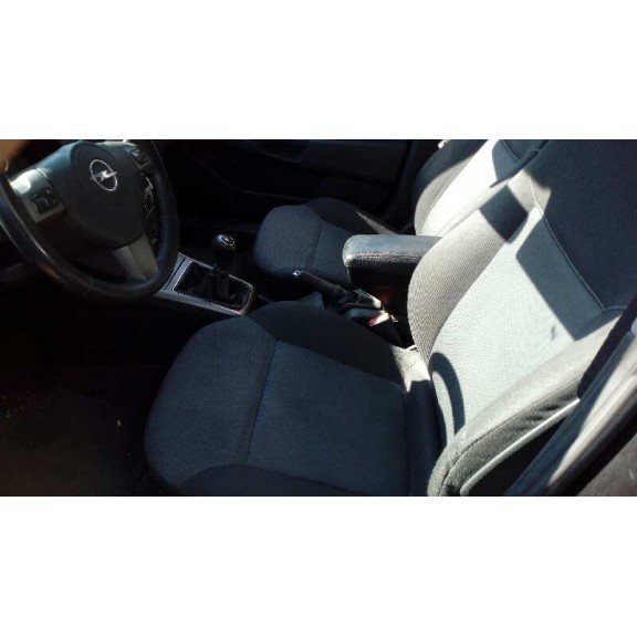 opel astra h berlina del año 2006