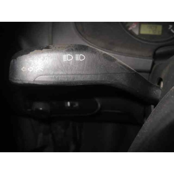 seat ibiza (6l1) del año 2003