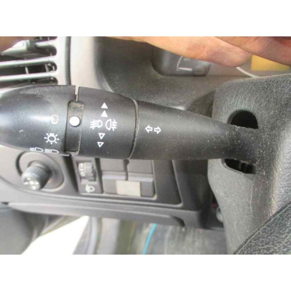 citroën xsara berlina del año 2003