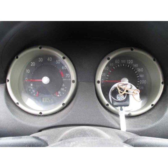 volkswagen polo berlina (6n2) del año 2000