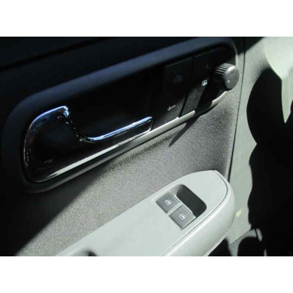 seat ibiza (6l1) del año 2008