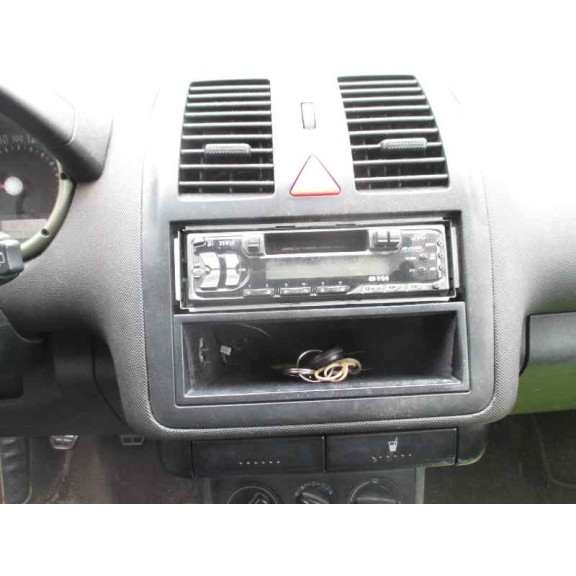 volkswagen polo berlina (6n2) del año 2000