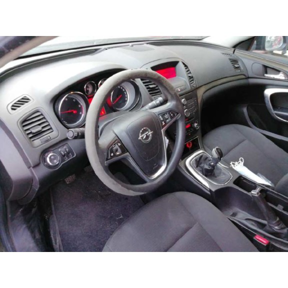 opel insignia berlina del año 2010