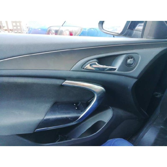 opel insignia berlina del año 2010