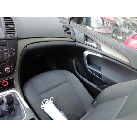 opel insignia berlina del año 2010