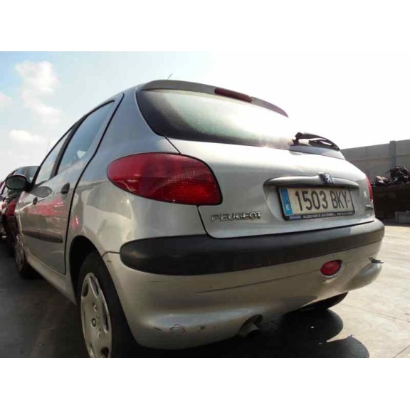 peugeot 206 berlina del año 2001